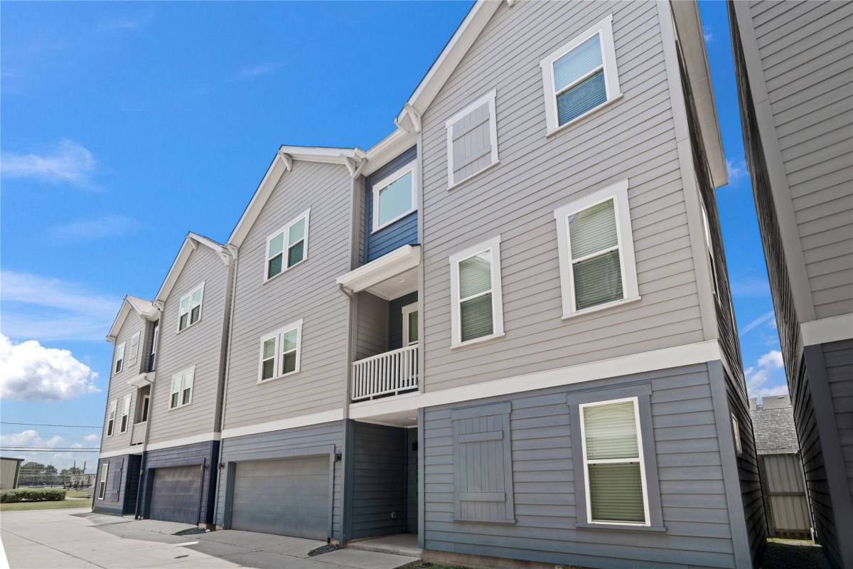 Apartment for rent at 2206 Lou Ellen Lane #2206B, Houston, TX 77018