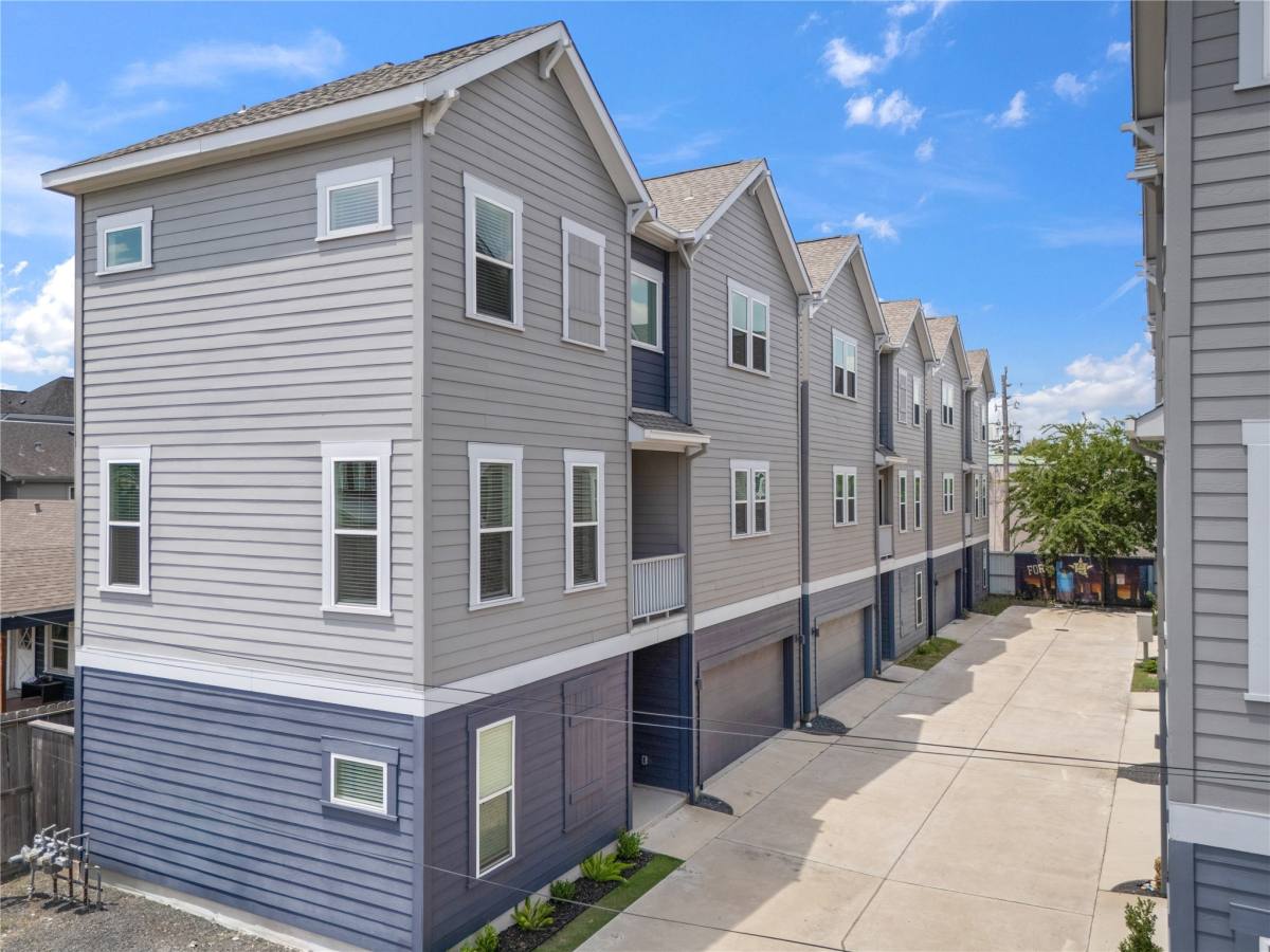 Apartment for rent at 2206 Lou Ellen Lane #2206B, Houston, TX 77018