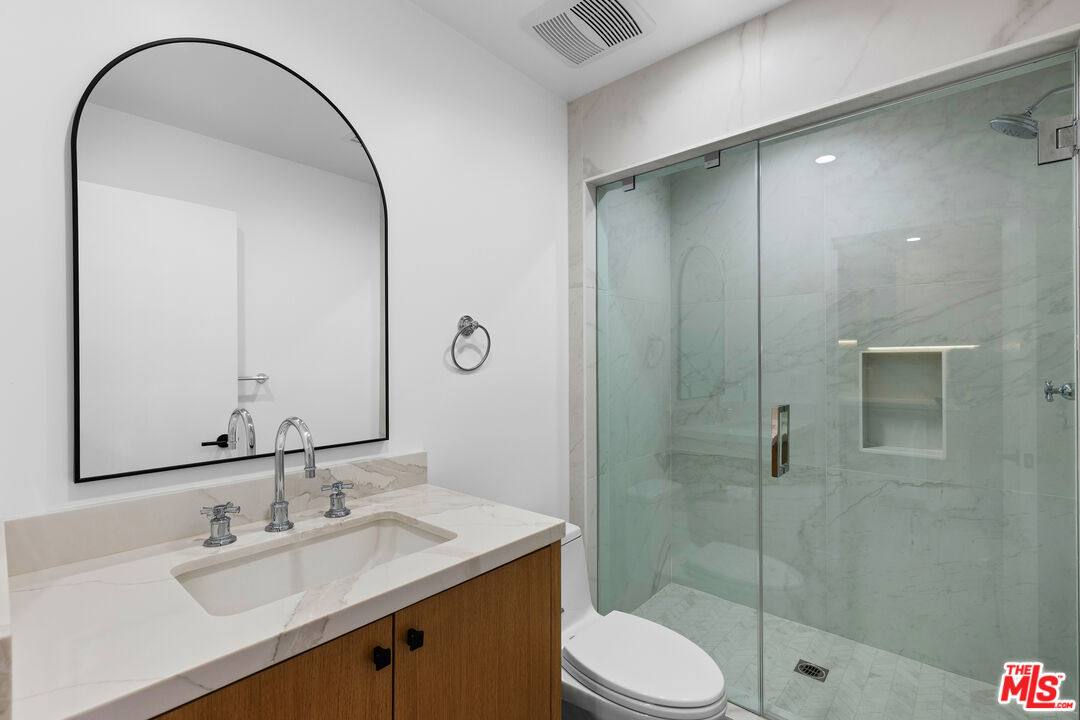 Apartment for rent at 1062 1 2 S Alfred St, Los Angeles, CA 90035