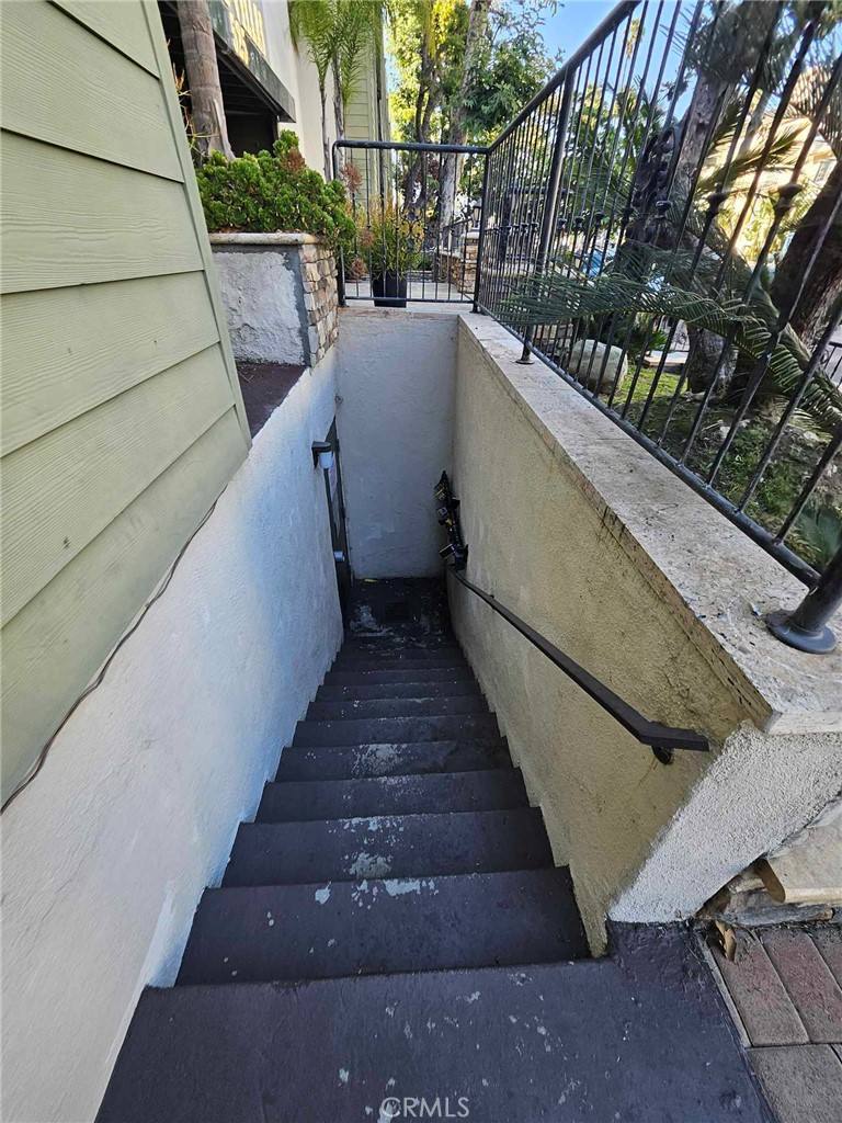 Condo for rent at 525 S Ardmore Ave #211, Los Angeles, CA 90020