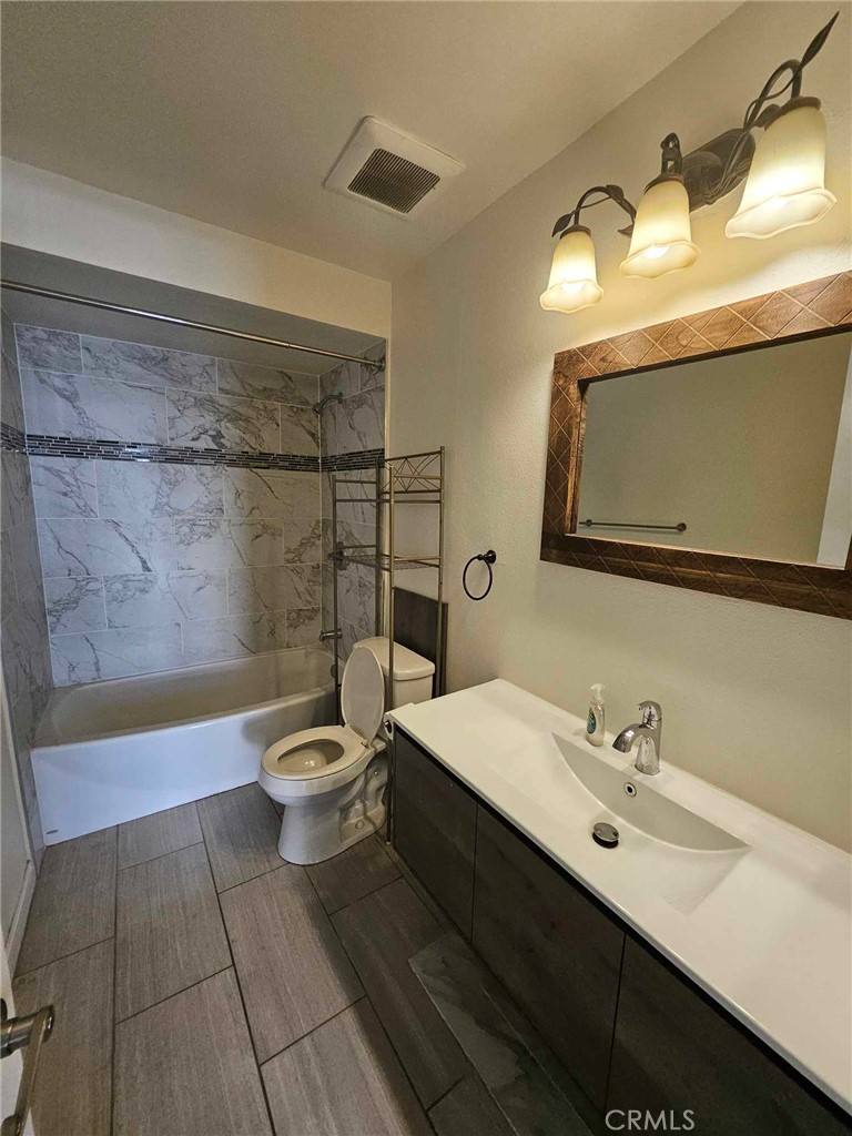 Condo for rent at 525 S Ardmore Ave #211, Los Angeles, CA 90020