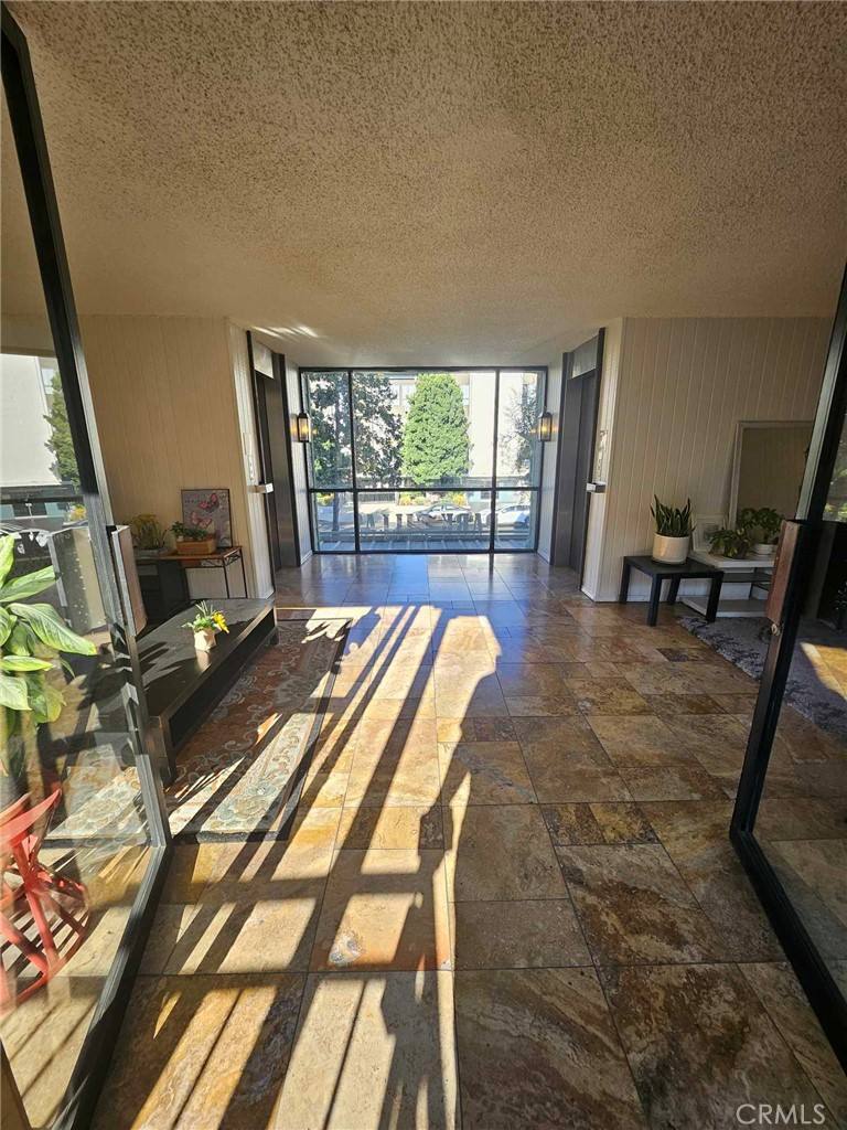 Condo for rent at 525 S Ardmore Ave #211, Los Angeles, CA 90020