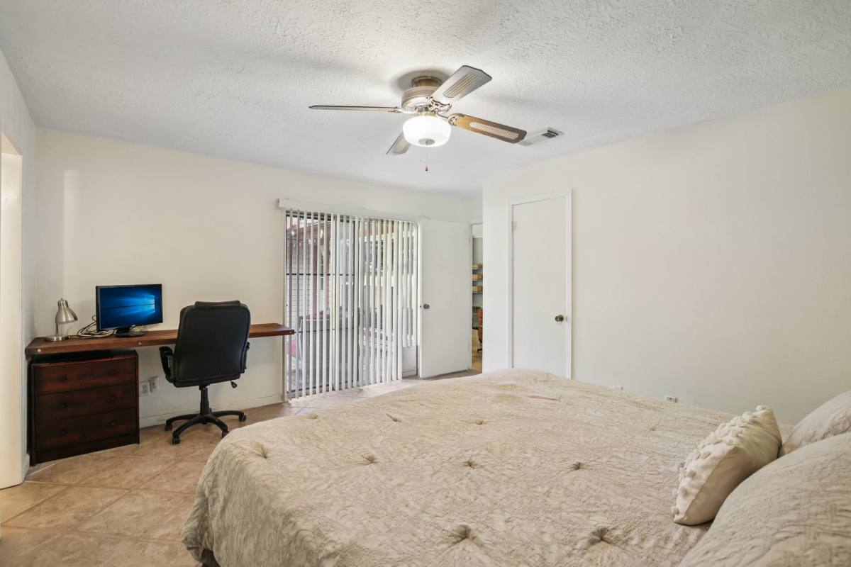 Apartment for rent at 15126 Silverman St, Webster, TX 77598