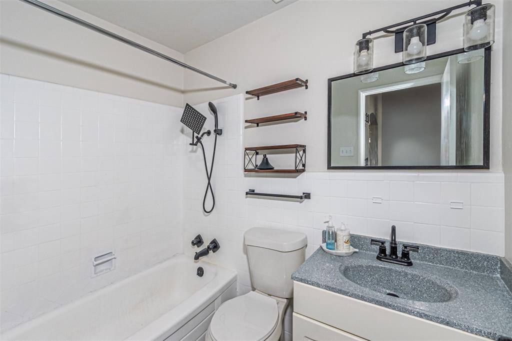 Apartment for rent at 308 Franklin Dr #308, Euless, TX 76040