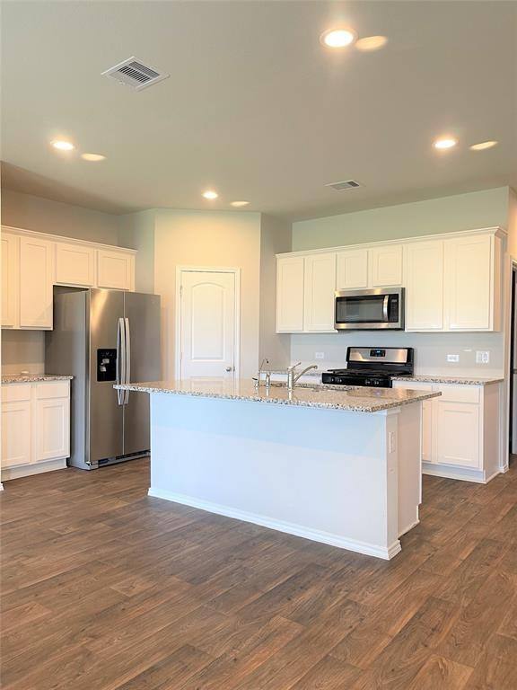 Apartment for rent at 12118 Black Sage Court, Conroe, TX 77304