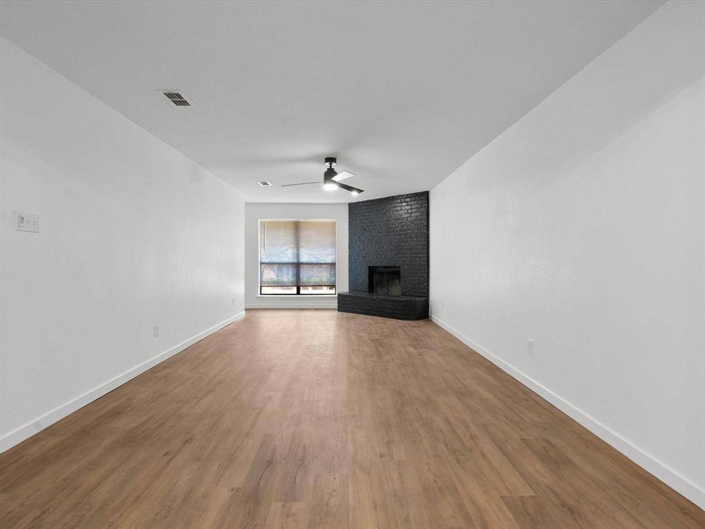 Apartment for rent at 1117 S Rusk St, Weatherford, TX 76086