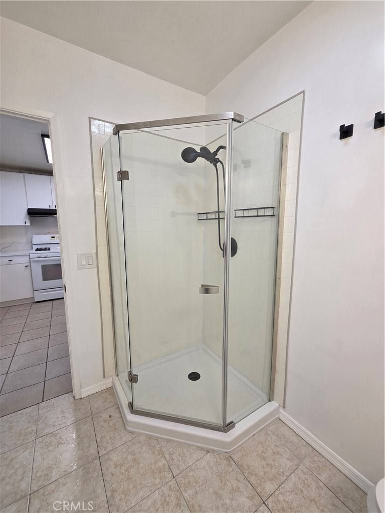Apartment for rent at 6956 Wystone Ave #6956B, Reseda, CA 91335