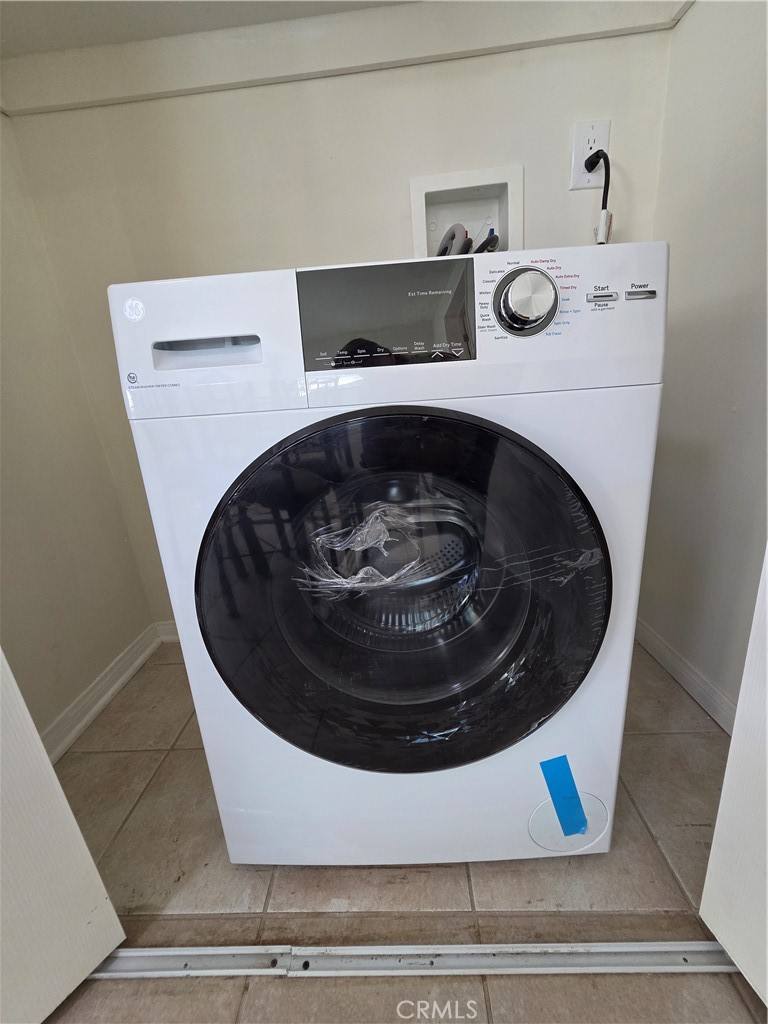 Apartment for rent at 6956 Wystone Ave #6956B, Reseda, CA 91335