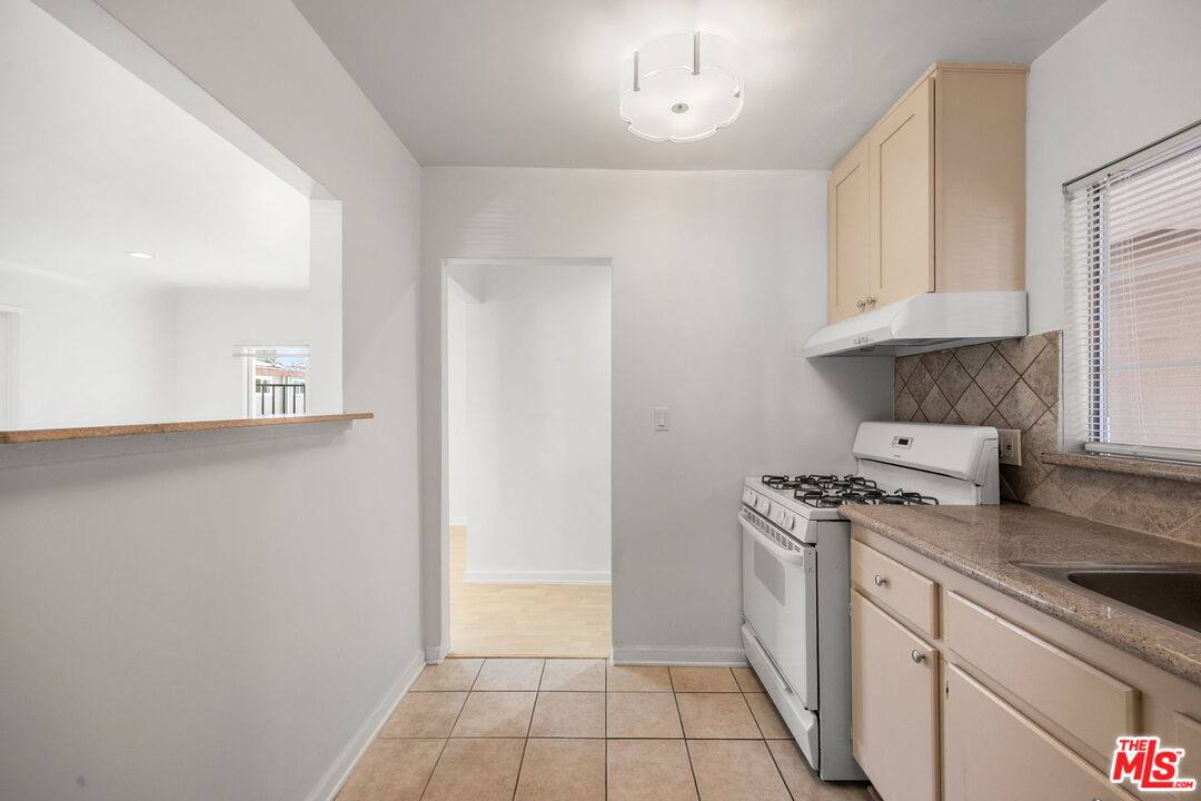 Apartment for rent at 435 1 2 W Elk Ave #435, Glendale, CA 91204