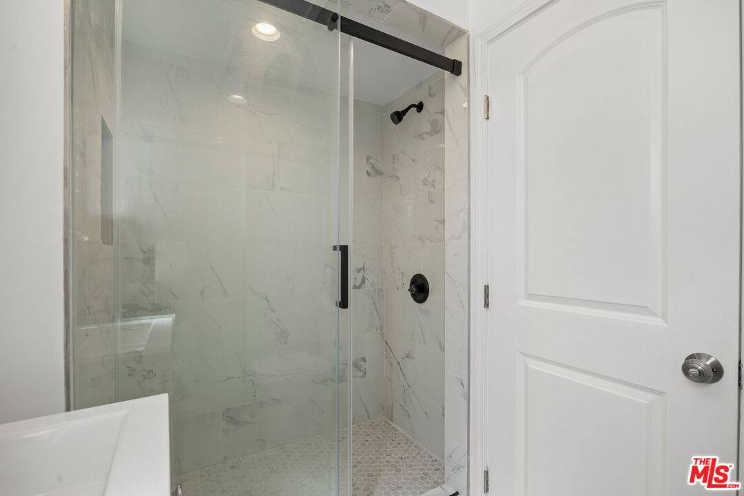 Apartment for rent at 435 1 2 W Elk Ave #435, Glendale, CA 91204