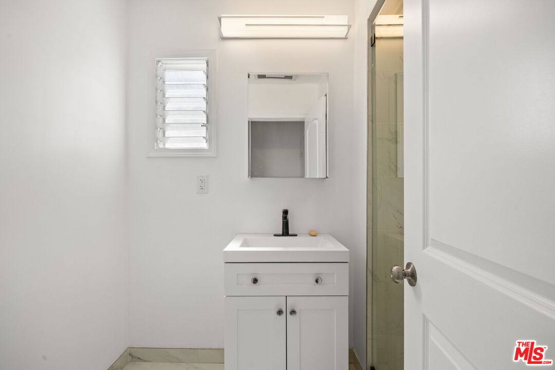 Apartment for rent at 435 1 2 W Elk Ave #435, Glendale, CA 91204