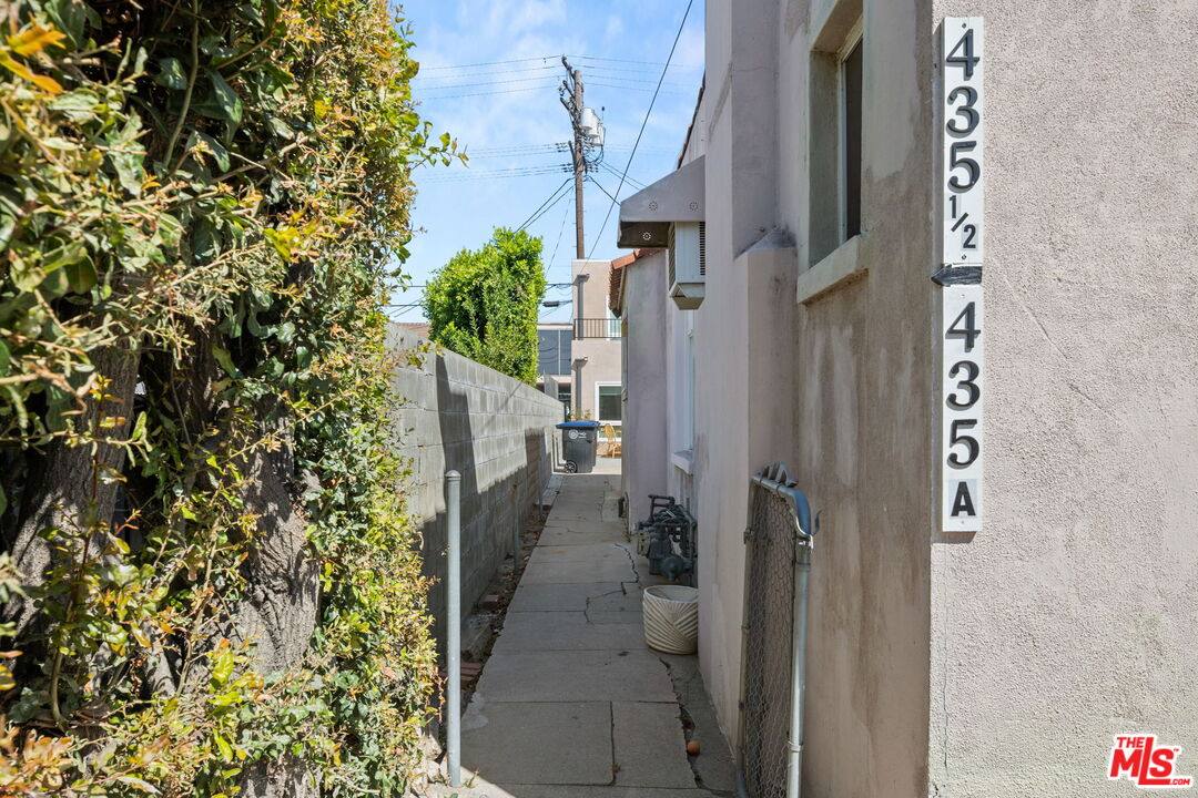 Apartment for rent at 435 1 2 W Elk Ave #435, Glendale, CA 91204