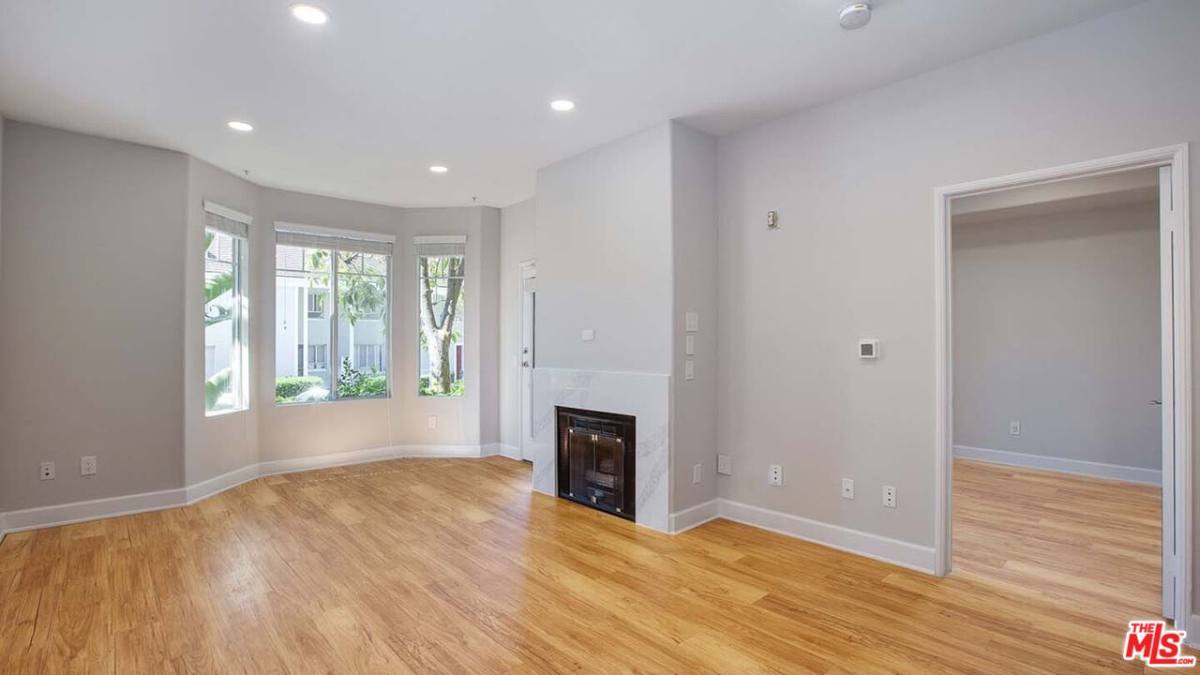 Apartment for rent at 5557 W 6th St #2201, Los Angeles, CA 90036