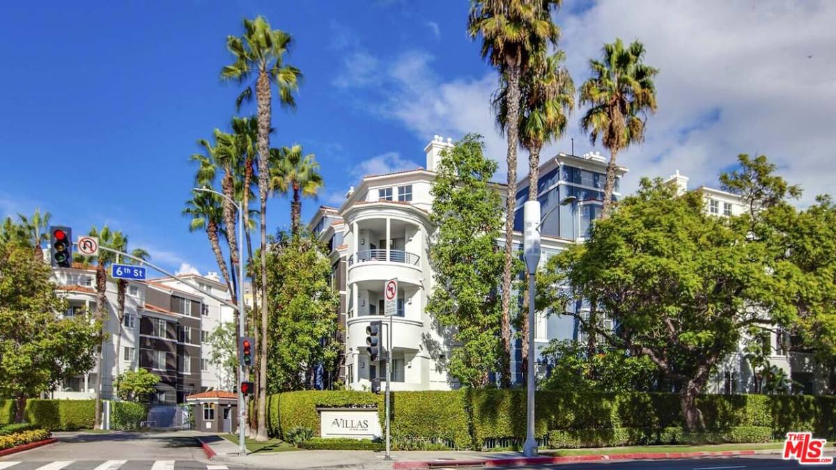 Apartment for rent at 5557 W 6th St #2201, Los Angeles, CA 90036