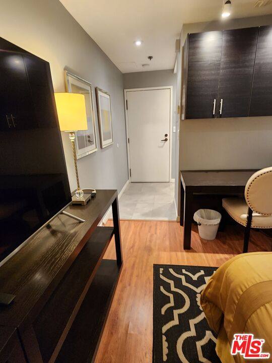 Apartment for rent at 10660 Wilshire Blvd #101, Los Angeles, CA 90024