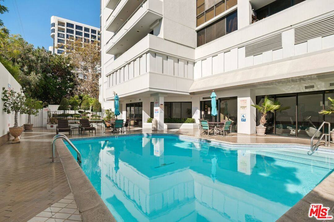 Apartment for rent at 10660 Wilshire Blvd #101, Los Angeles, CA 90024