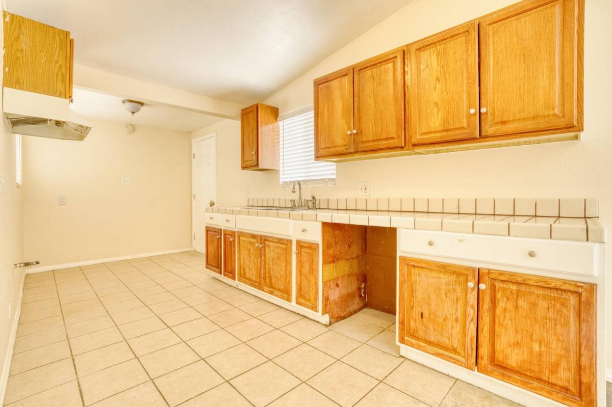Apartment for rent at 2047 W Lingard St, Lancaster, CA 93536
