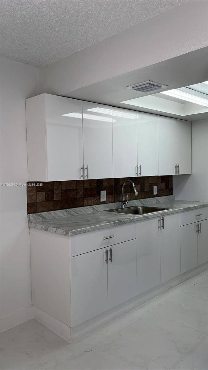 Apartment for rent at 6051 Arthur St #14, Hollywood, FL 33024