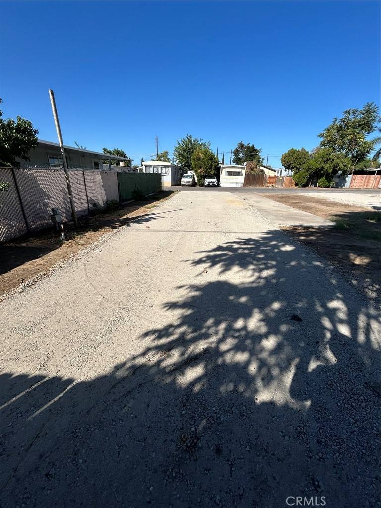 Apartment for rent at 501 Belmont Ave #501-8, Bakersfield, CA 93308