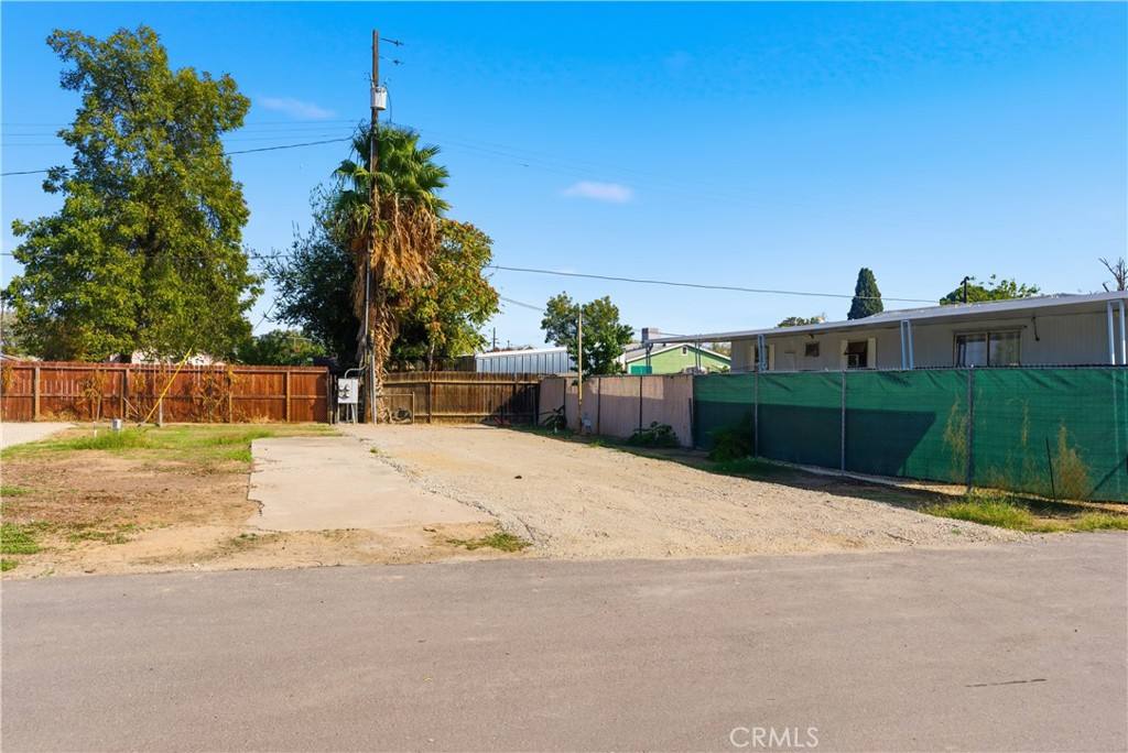Apartment for rent at 501 Belmont Ave #501-8, Bakersfield, CA 93308