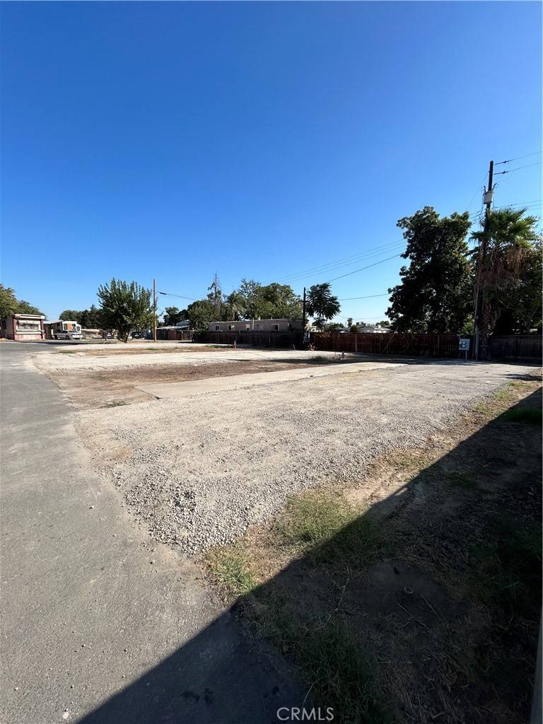 Apartment for rent at 501 Belmont Ave #501-8, Bakersfield, CA 93308