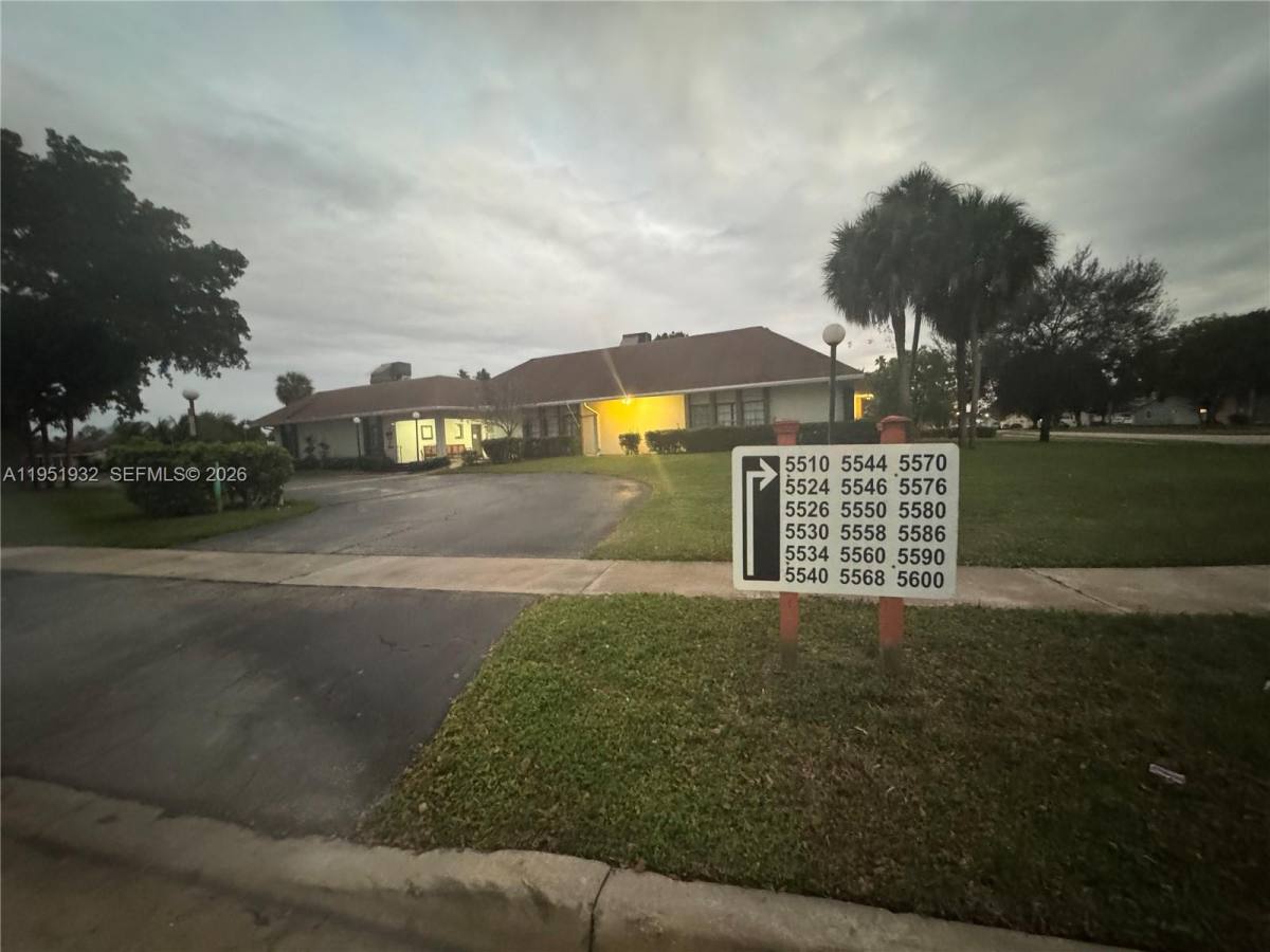 Apartment for rent at 5482 Lakewood Circle S #5482B, Pompano Beach, FL 33063