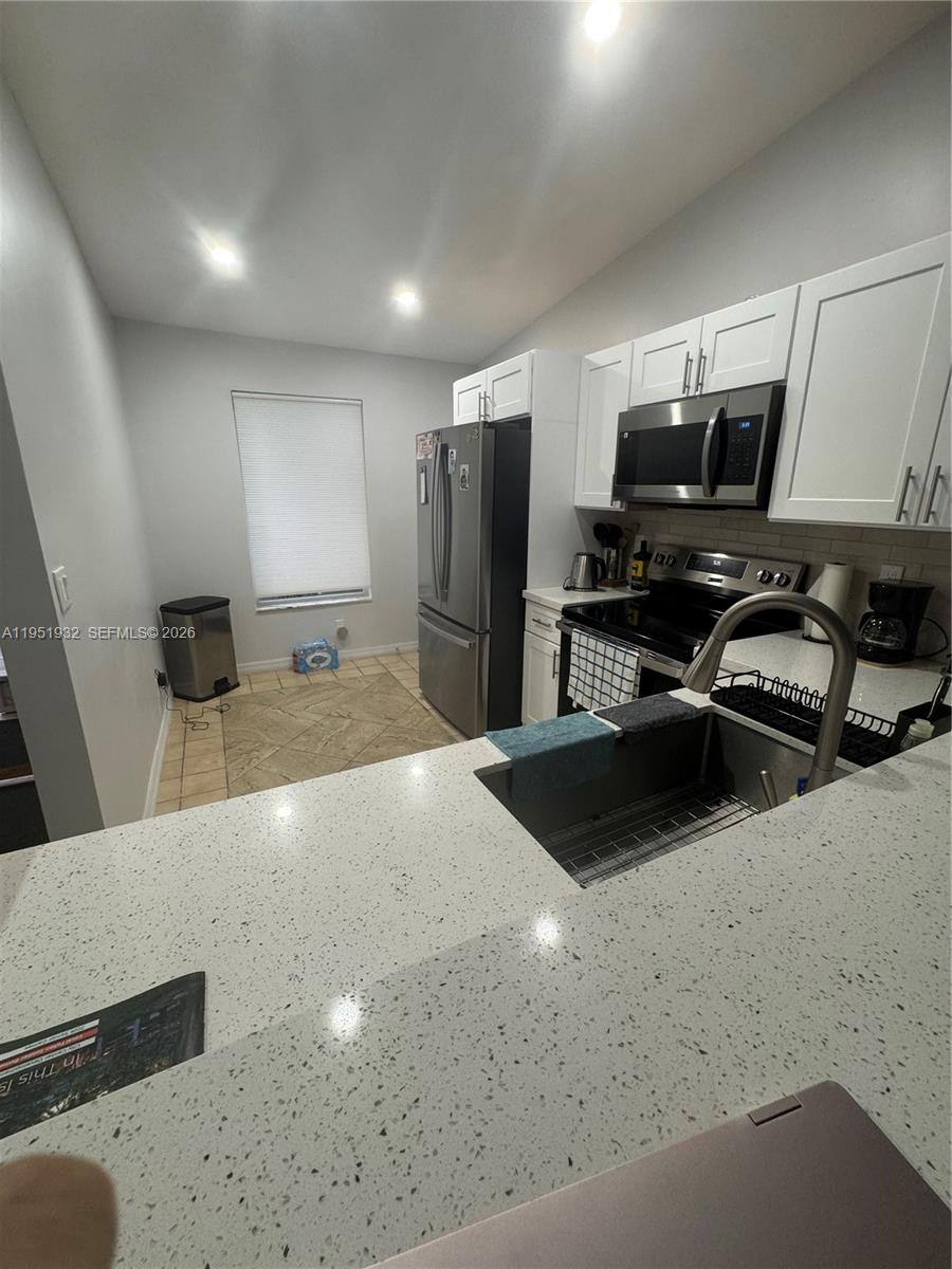 Apartment for rent at 5482 Lakewood Circle S #5482B, Pompano Beach, FL 33063