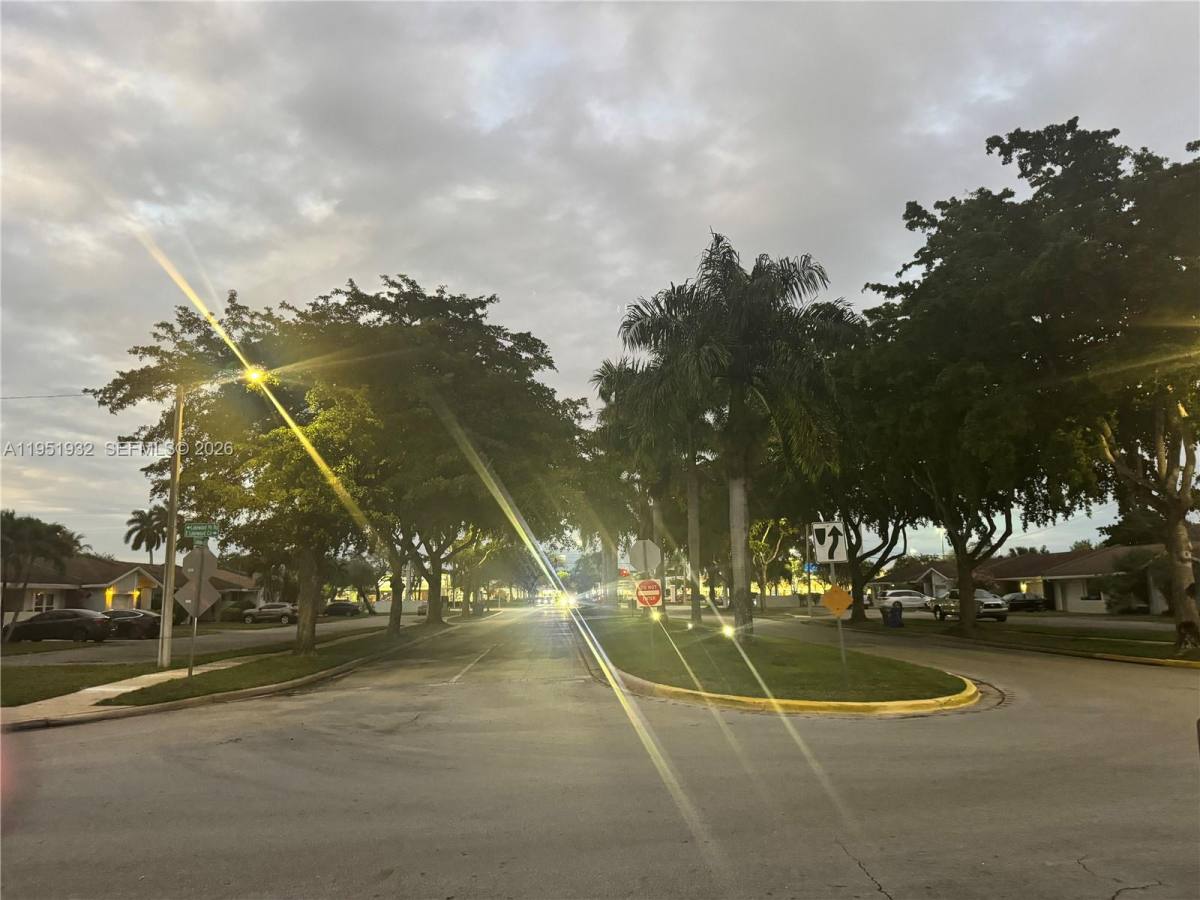 Apartment for rent at 5482 Lakewood Circle S #5482B, Pompano Beach, FL 33063