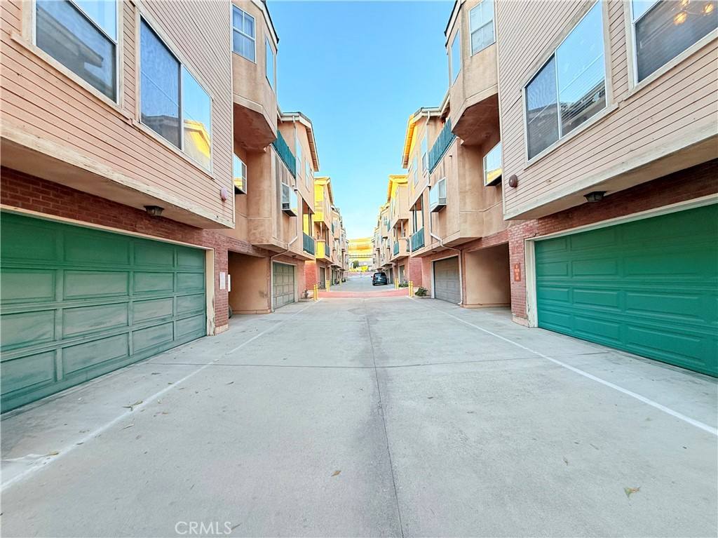 Townhouse for rent at 319 W Duarte Rd #319A, Monrovia, CA 91016