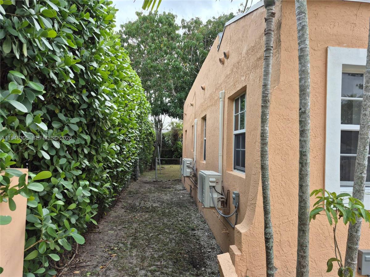 Apartment for rent at 28 NE 49th St #28, Miami, FL 33137