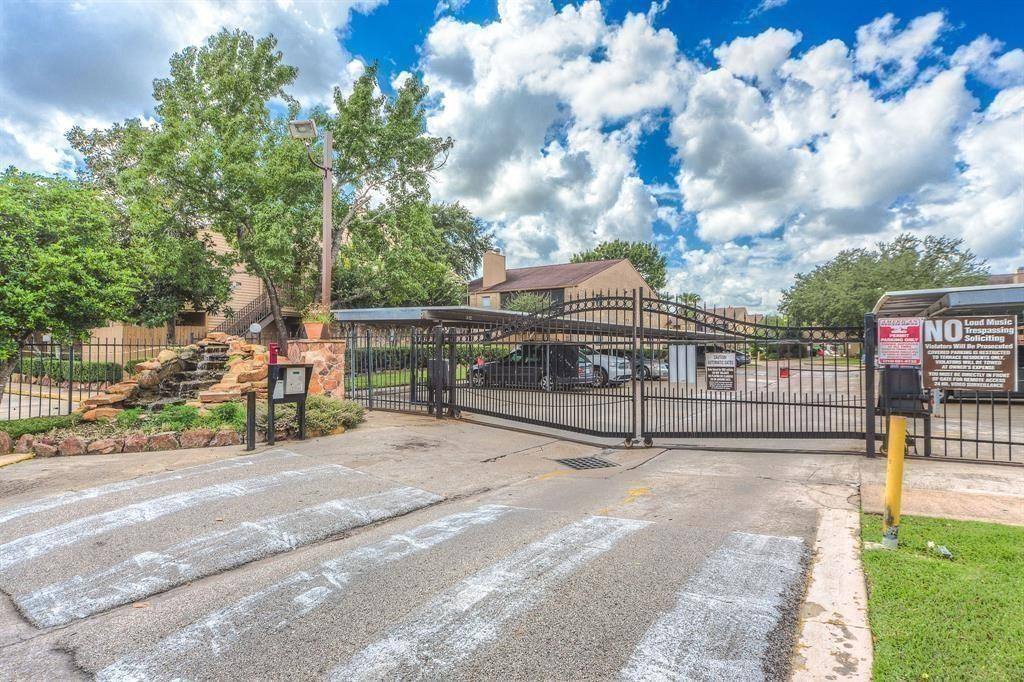 Condo for rent at 10555 Turtlewood Court #405, Houston, TX 77072