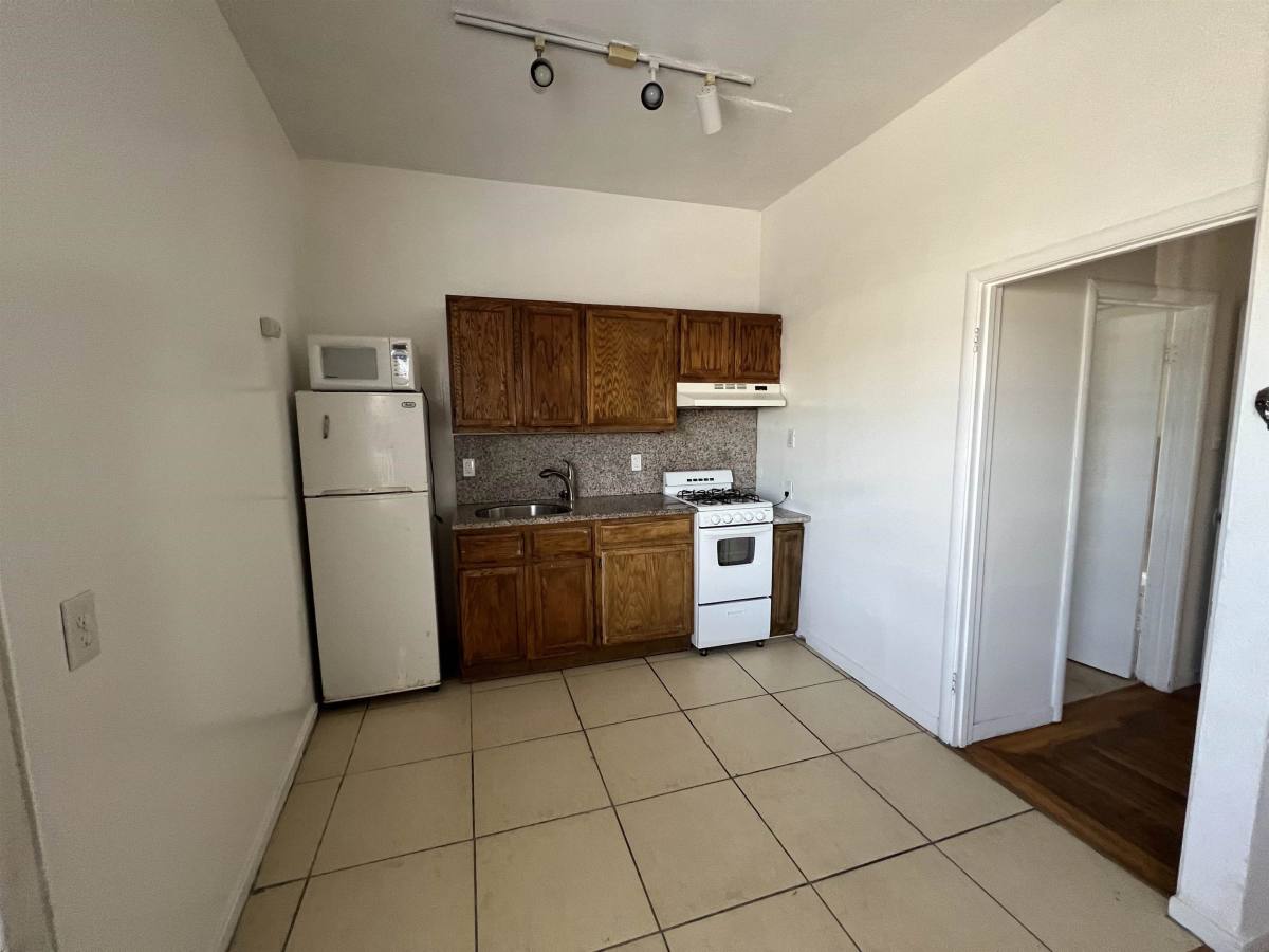 Apartment for rent at 3244 Ellis St #3244B, Berkeley, CA 94703