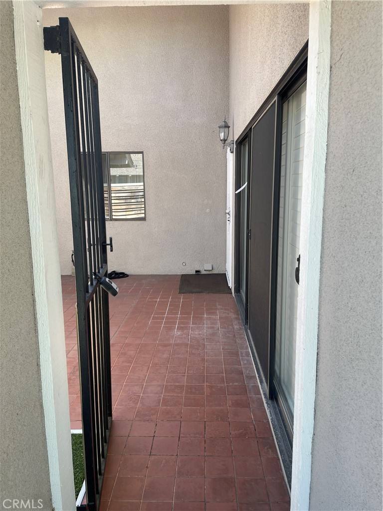 Condo for rent at 8866 Tulare Dr #8866306C, Huntington Beach, CA 92646