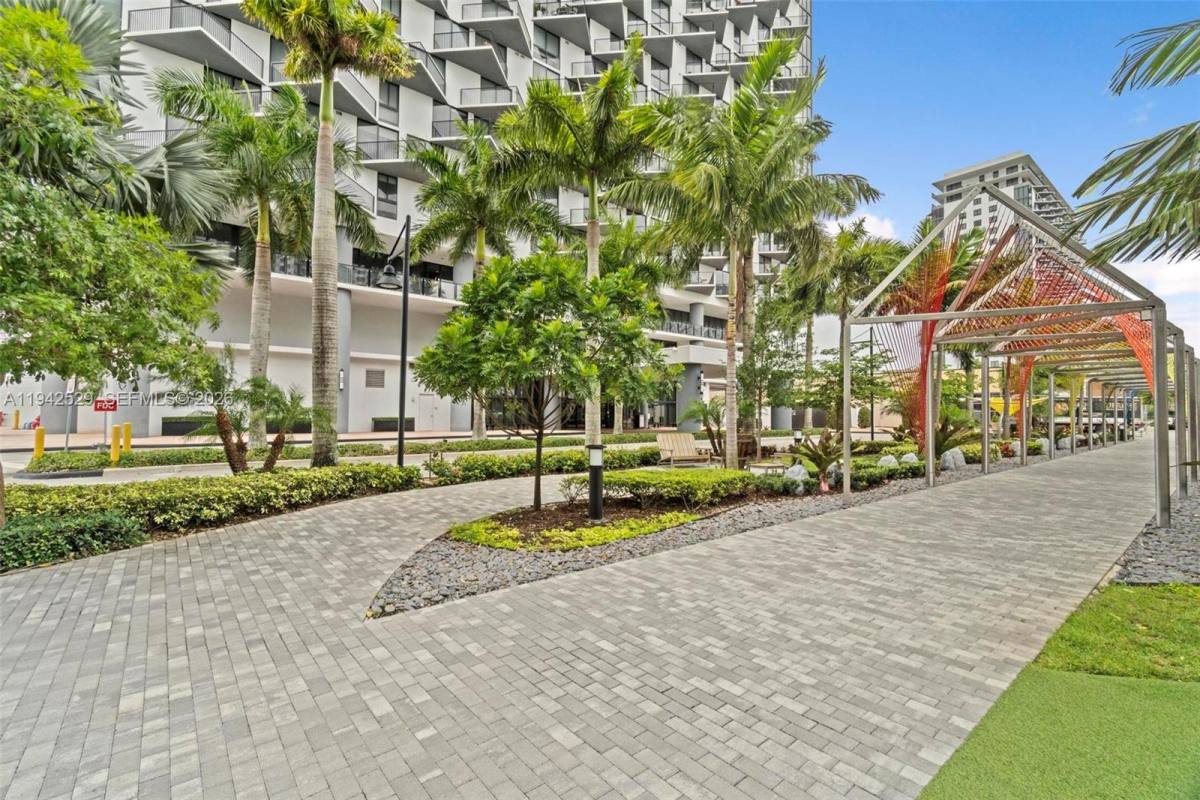 Apartment for rent at 5252 NW 85th Ave #605, Miami, FL 33166