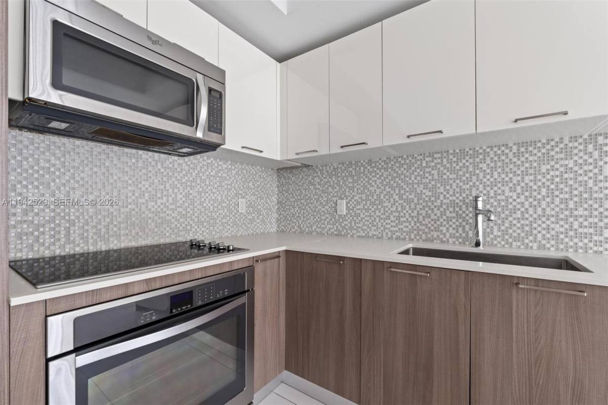 Apartment for rent at 5252 NW 85th Ave #605, Miami, FL 33166