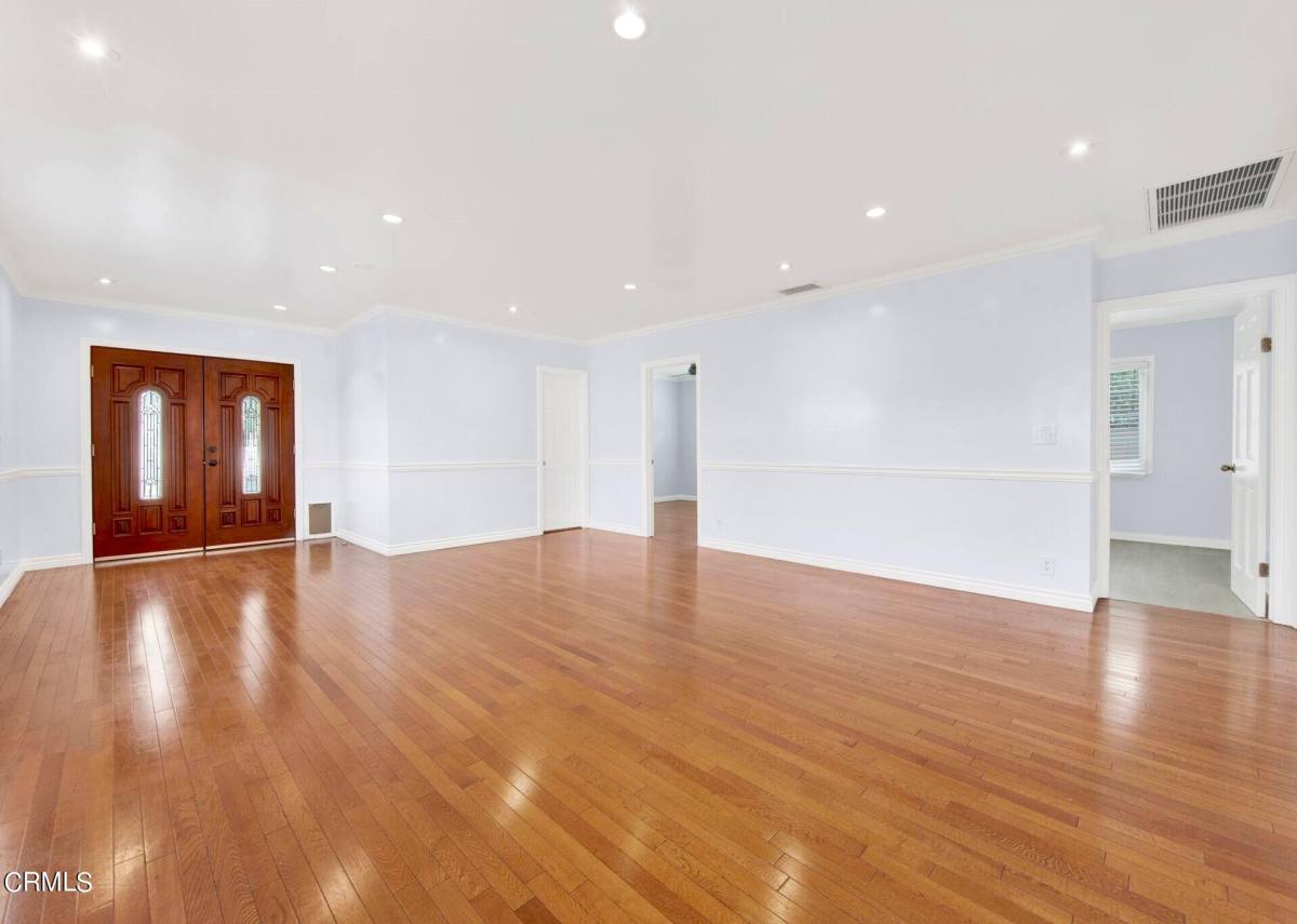 Apartment for rent at 3330 Thorpe Ave, Los Angeles, CA 90065