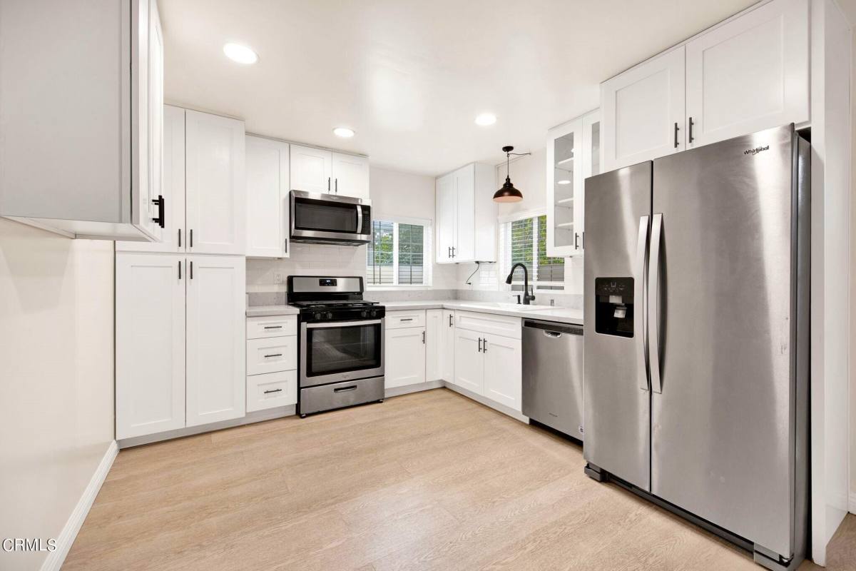 Apartment for rent at 3330 Thorpe Ave, Los Angeles, CA 90065