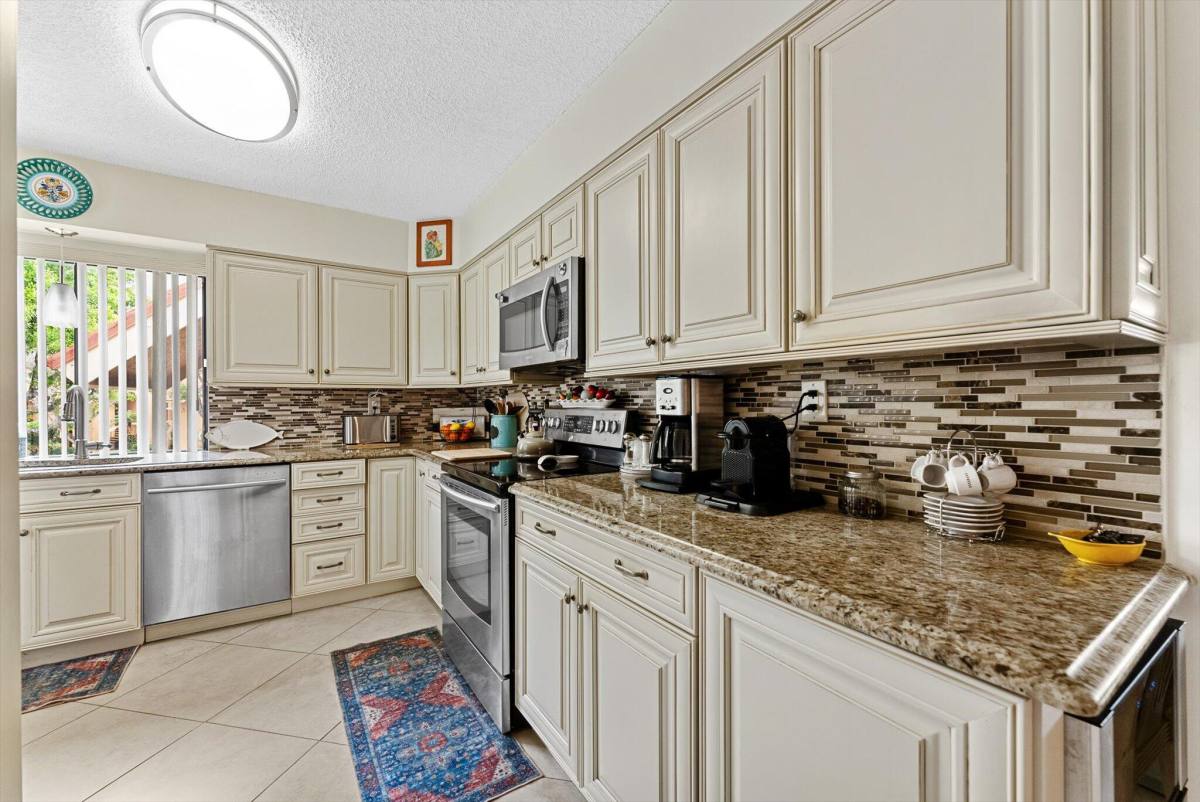 Apartment for rent at 11282 Green Lake Dr #204, Boynton Beach, FL 33437