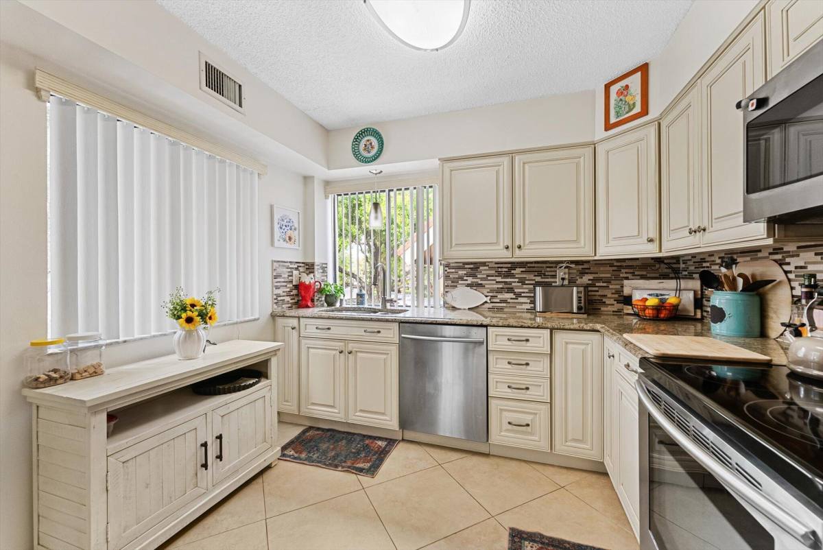 Apartment for rent at 11282 Green Lake Dr #204, Boynton Beach, FL 33437