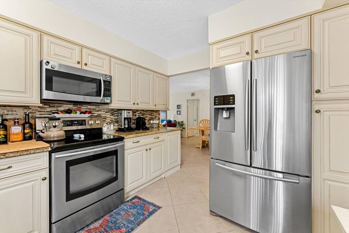 Apartment for rent at 11282 Green Lake Dr #204, Boynton Beach, FL 33437