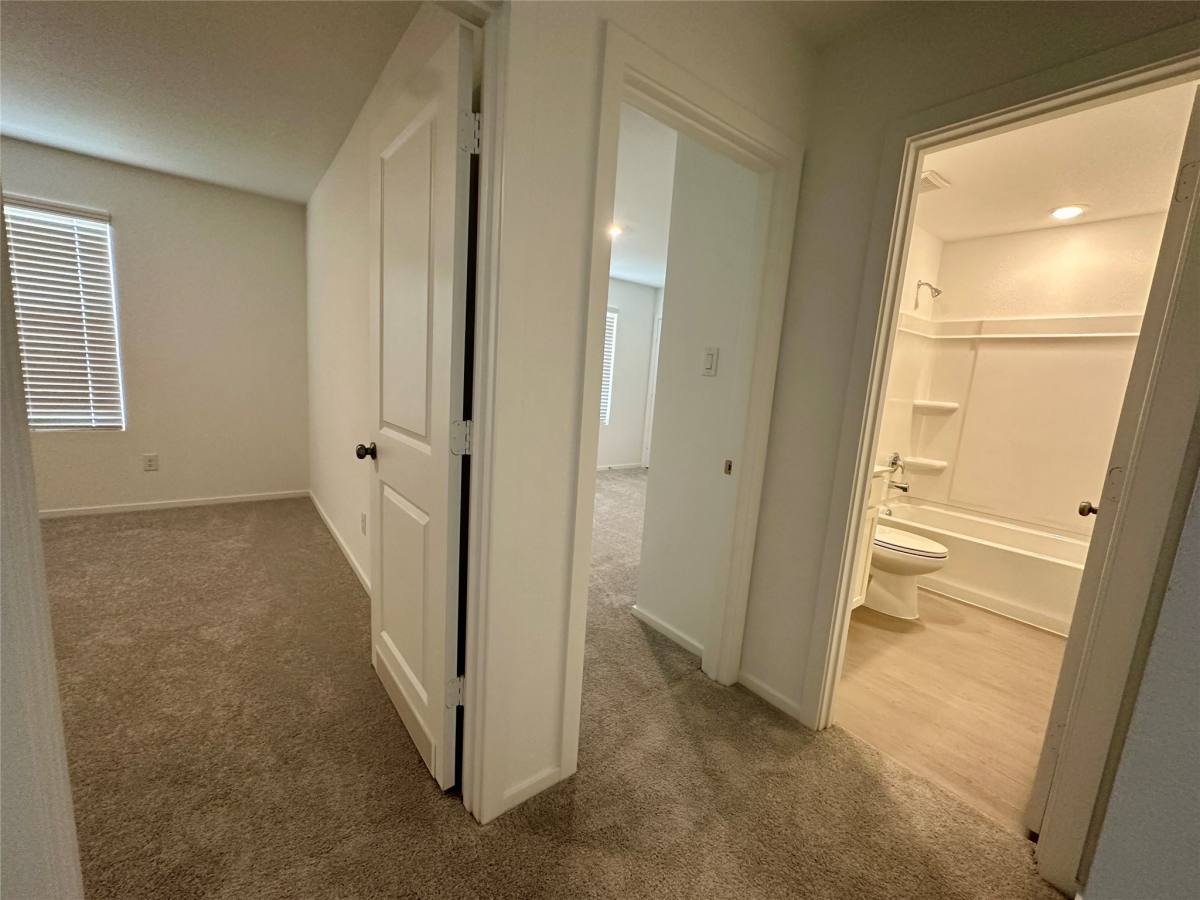 Apartment for rent at 13310 Rayhill Dr, Conroe, TX 77303