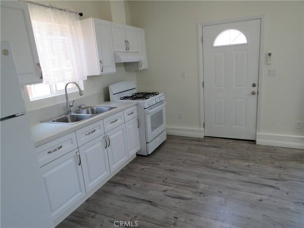 Apartment for rent at 9013 Gladbeck Ave, Northridge, CA 91324