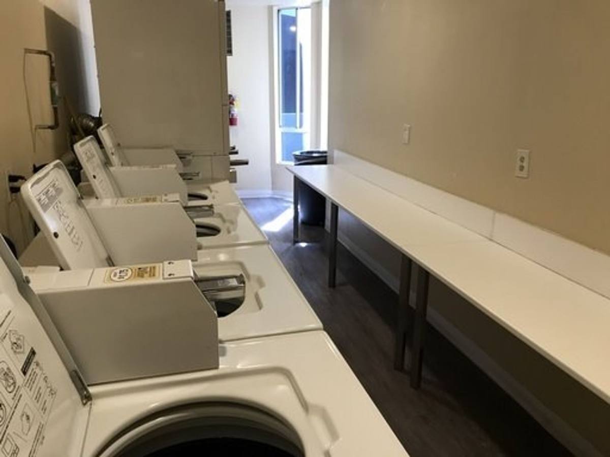Apartment for rent at 845 S Kingsley Dr, Los Angeles, CA 90005