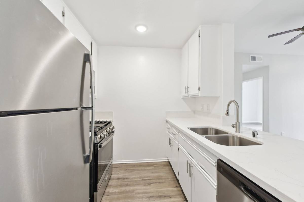 Apartment for rent at 845 S Kingsley Dr, Los Angeles, CA 90005