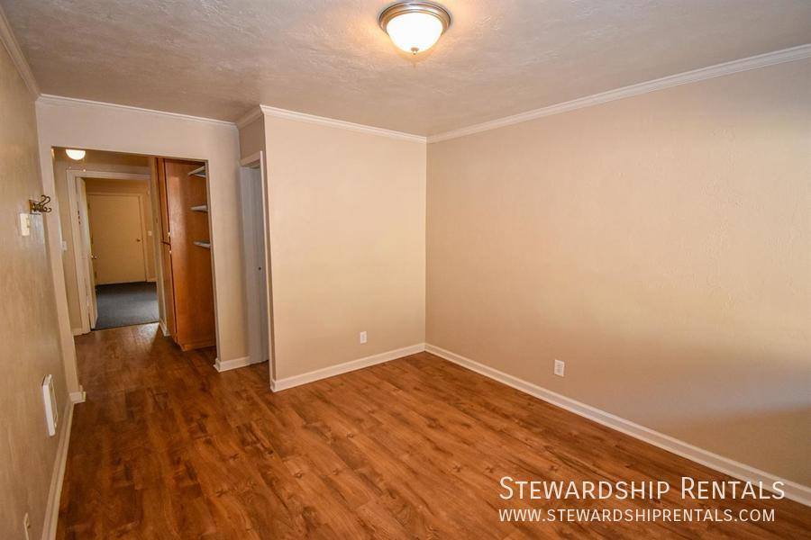 Apartment for rent at 1827 Harris St #302 M, Eugene, OR 97403