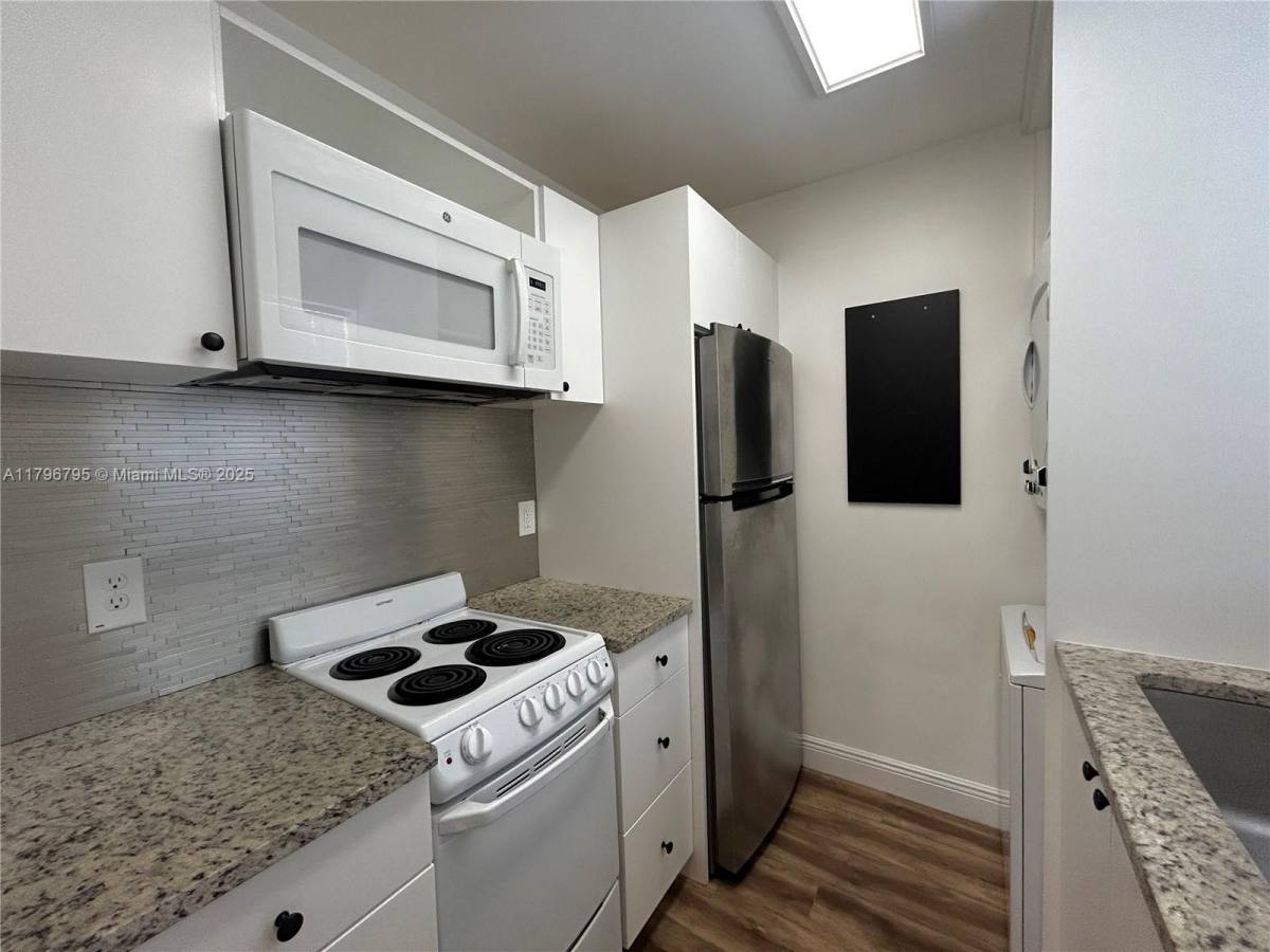Apartment for rent at 407 NW 11th Ave #407, Boynton Beach, FL 33435