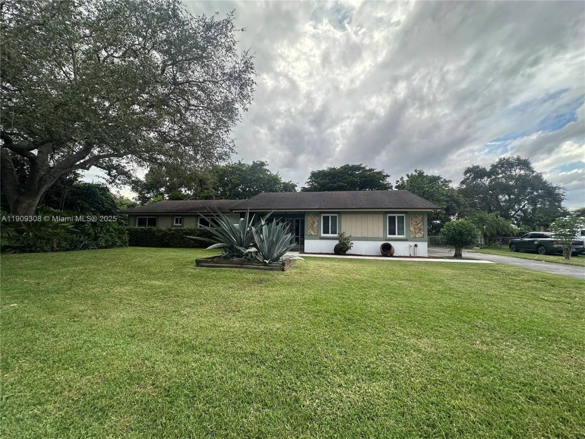 Apartment for rent at 27850 SW 164th Court, Homestead, FL 33031
