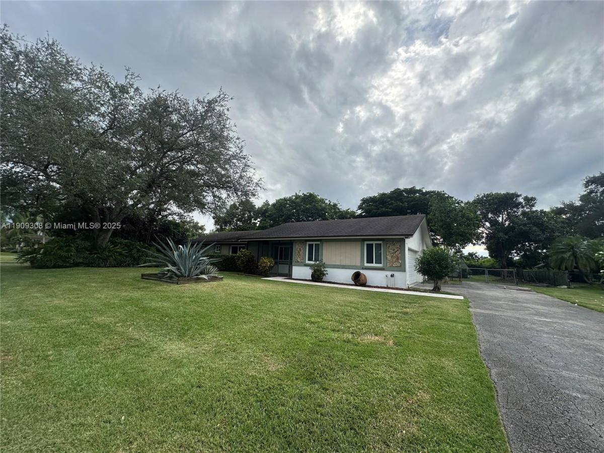 Apartment for rent at 27850 SW 164th Court, Homestead, FL 33031