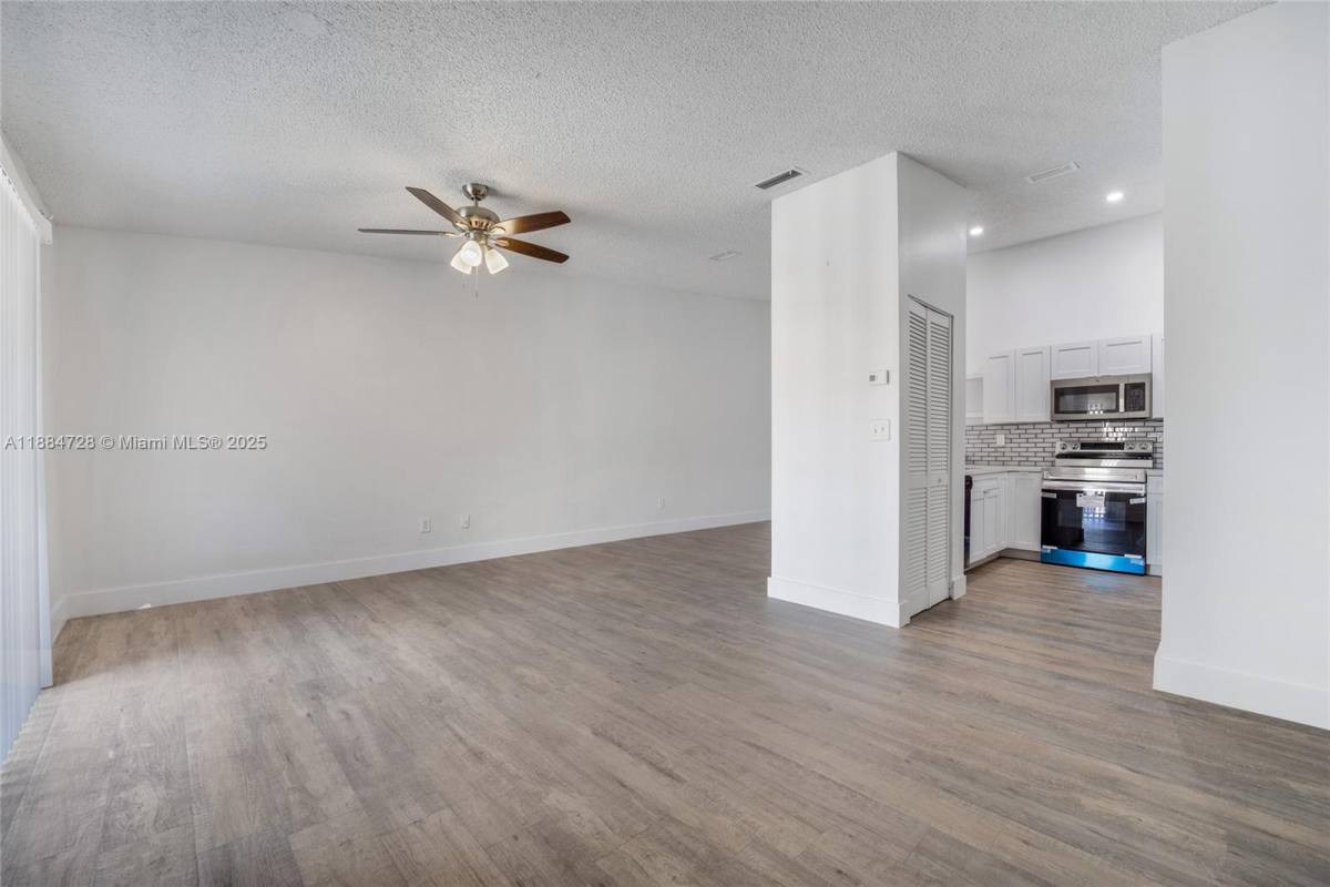 Apartment for rent at 18220 Mediterranean Blvd #618, Hialeah, FL 33015