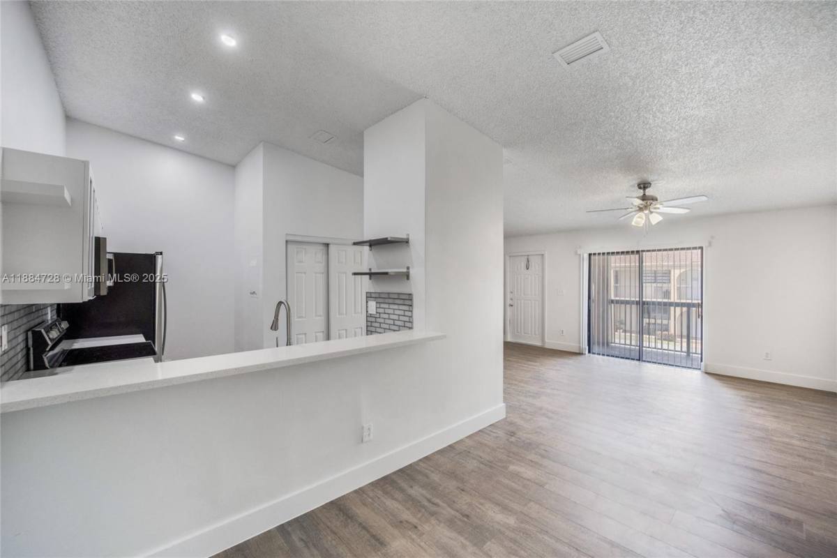 Apartment for rent at 18220 Mediterranean Blvd #618, Hialeah, FL 33015